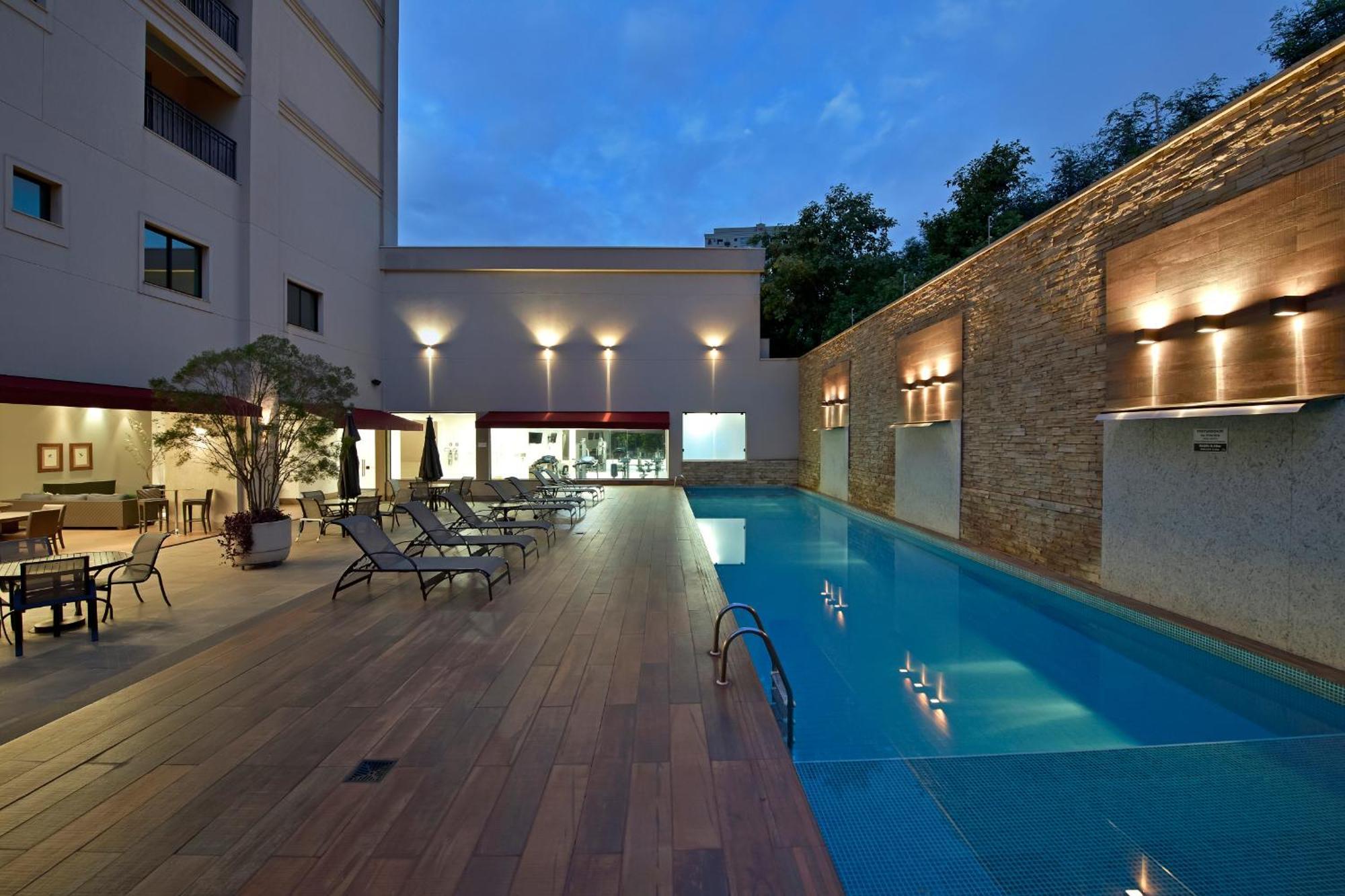 Hotel Mont Blanc Premium Ribeirão Preto Eksteriør bilde The swimming pool at the hotel