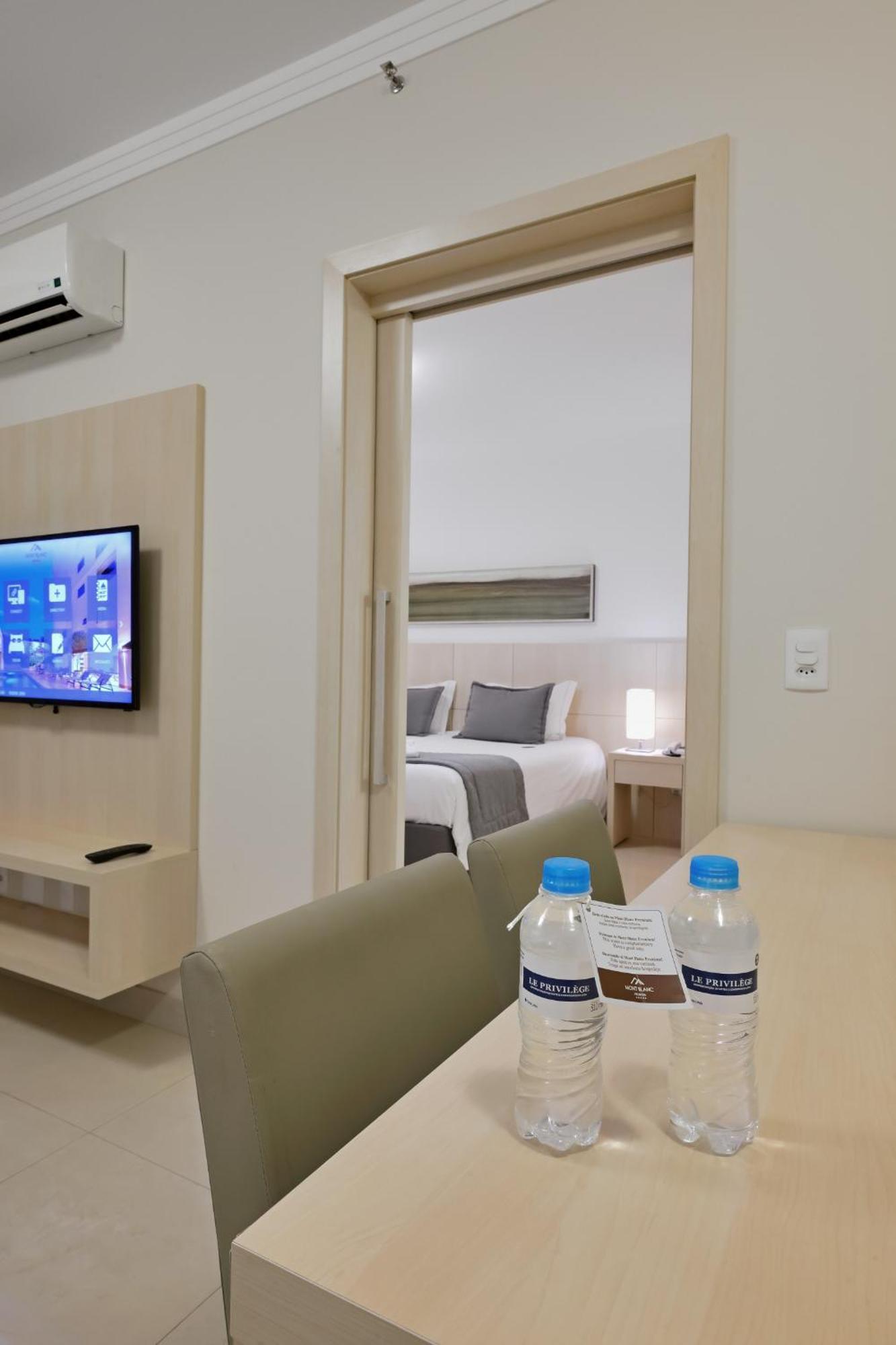 Hotel Mont Blanc Premium Ribeirão Preto Rom bilde A room at the hotel