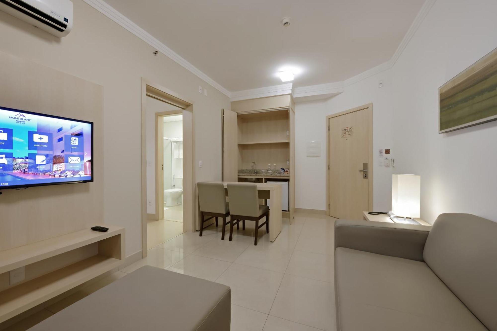 Hotel Mont Blanc Premium Ribeirão Preto Rom bilde A typical apartment
