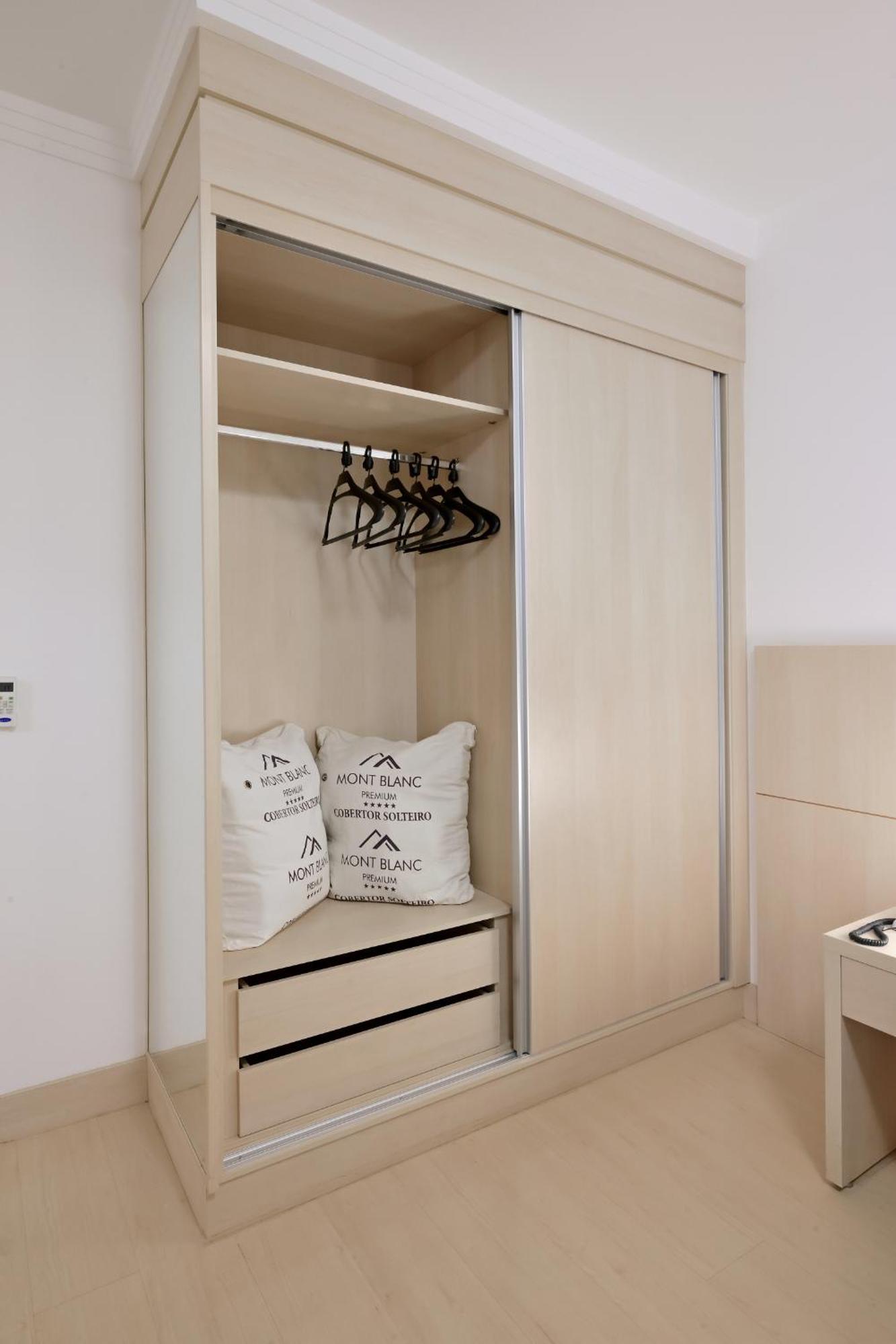 Hotel Mont Blanc Premium Ribeirão Preto Rom bilde A sliding wardrobe