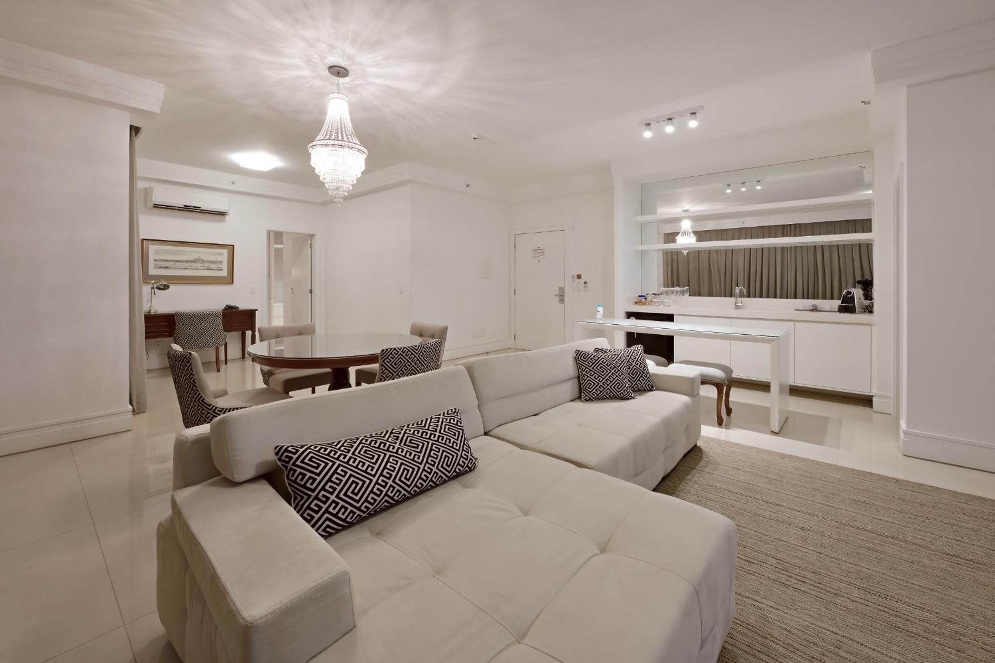 Hotel Mont Blanc Premium Ribeirão Preto Rom bilde A living room in a condominium