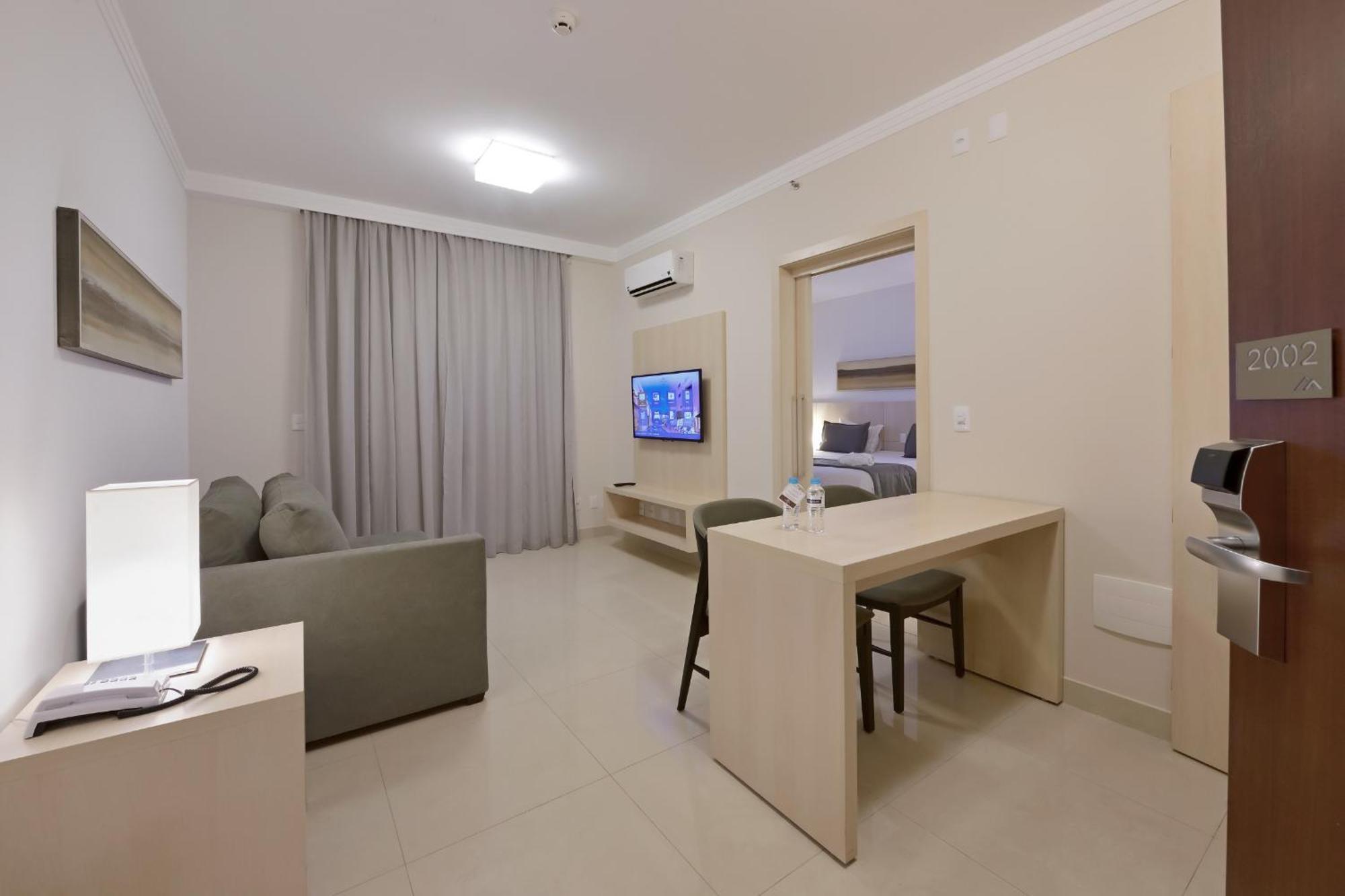 Hotel Mont Blanc Premium Ribeirão Preto Rom bilde A typical one-bedroom apartment